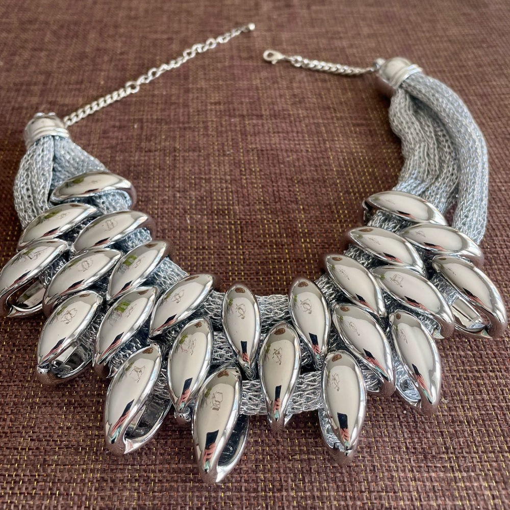 Silver Petal Rope Necklace
